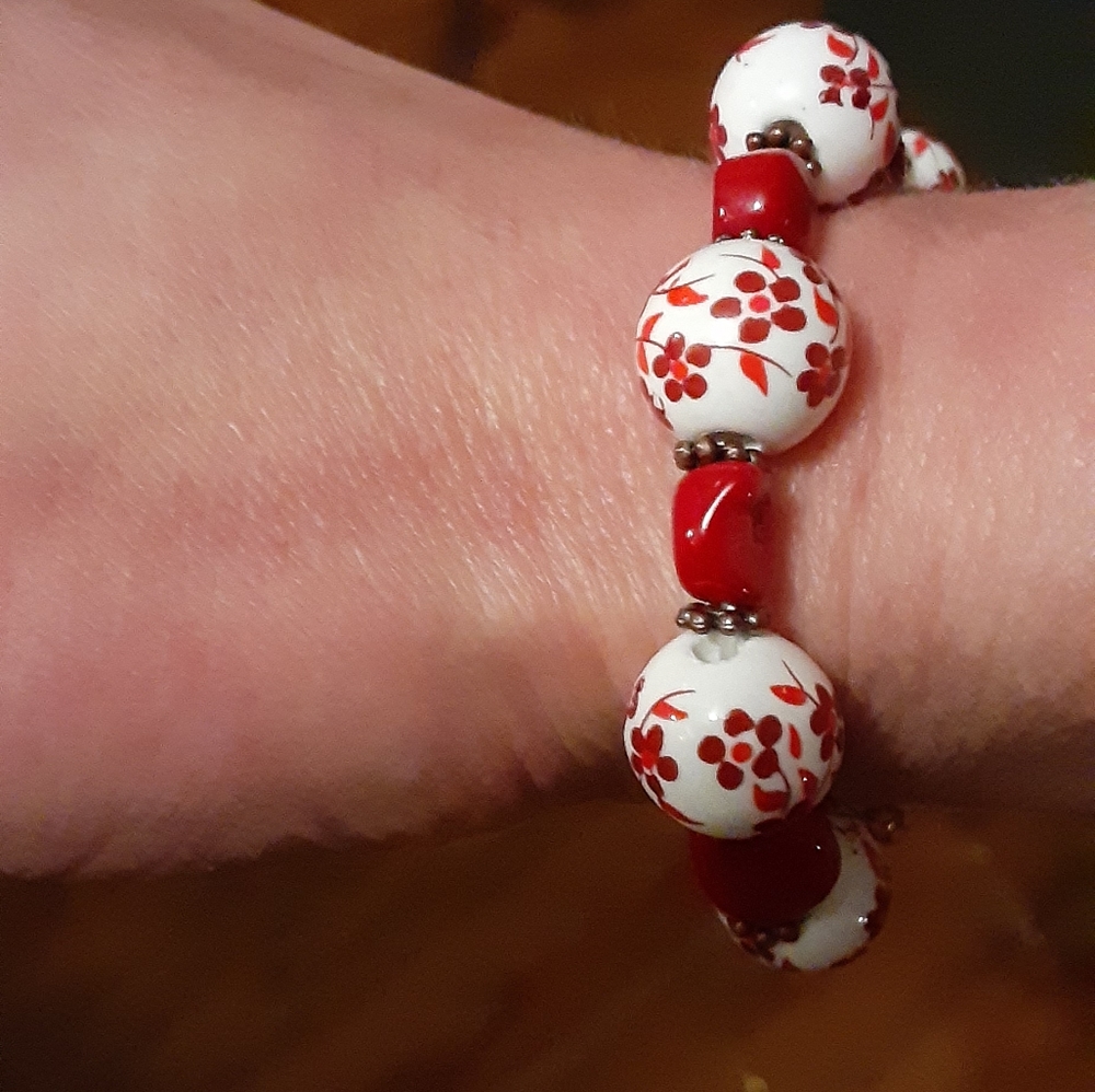 Handcrafted stretch bracelet